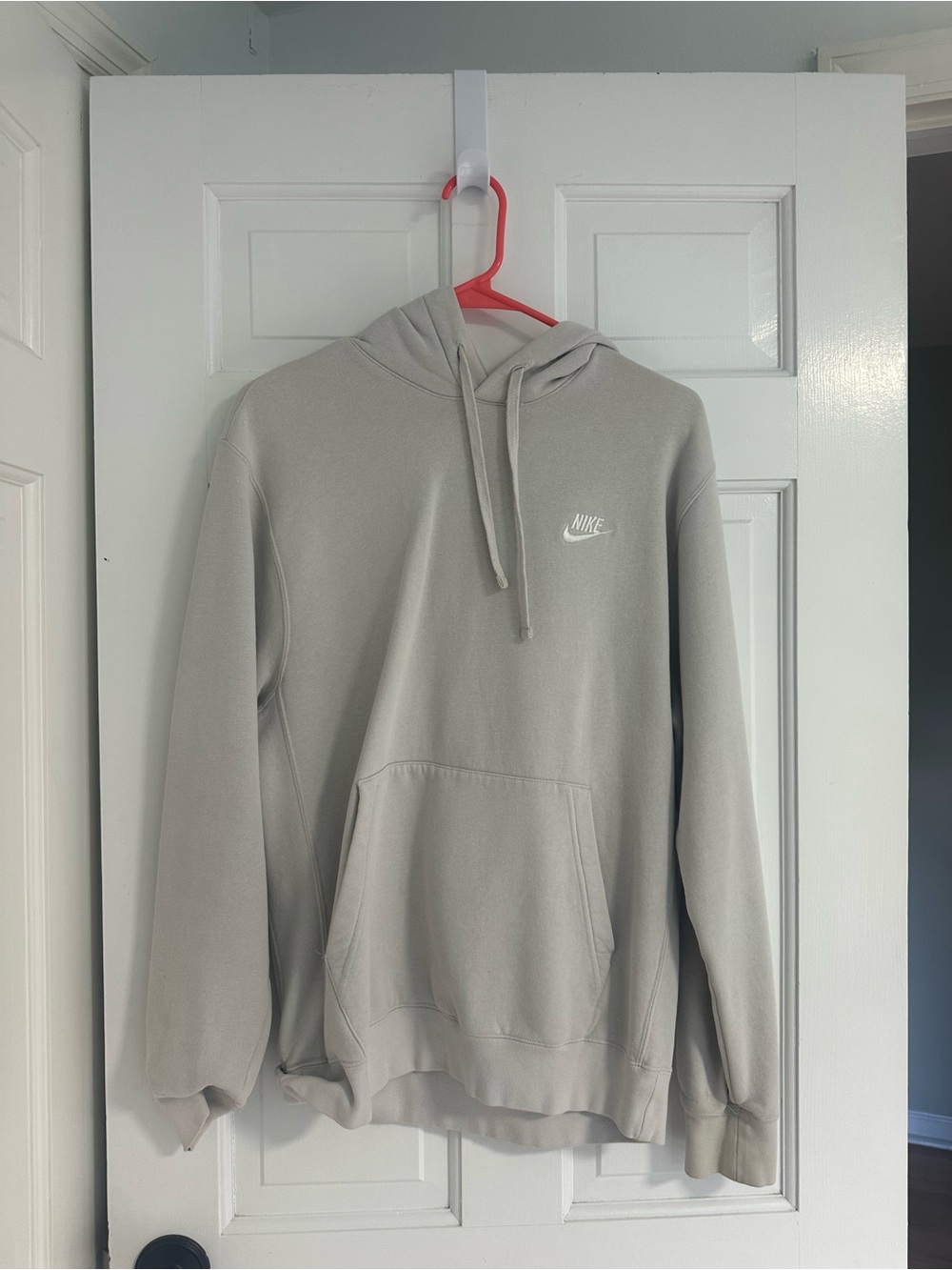 Nike Men's Light Gray Pullover Hoodie medium